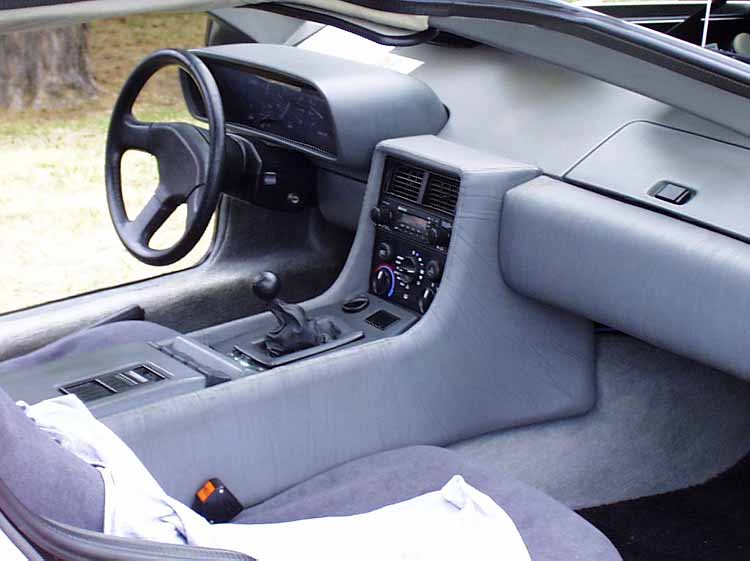 82 Delorean DMC-12