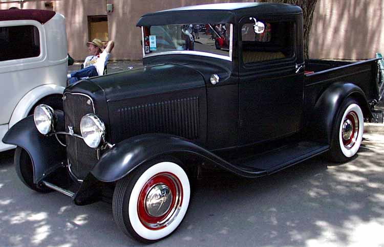 32 Ford Chopped Pickup